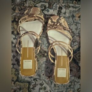 Dolce vita sandals
